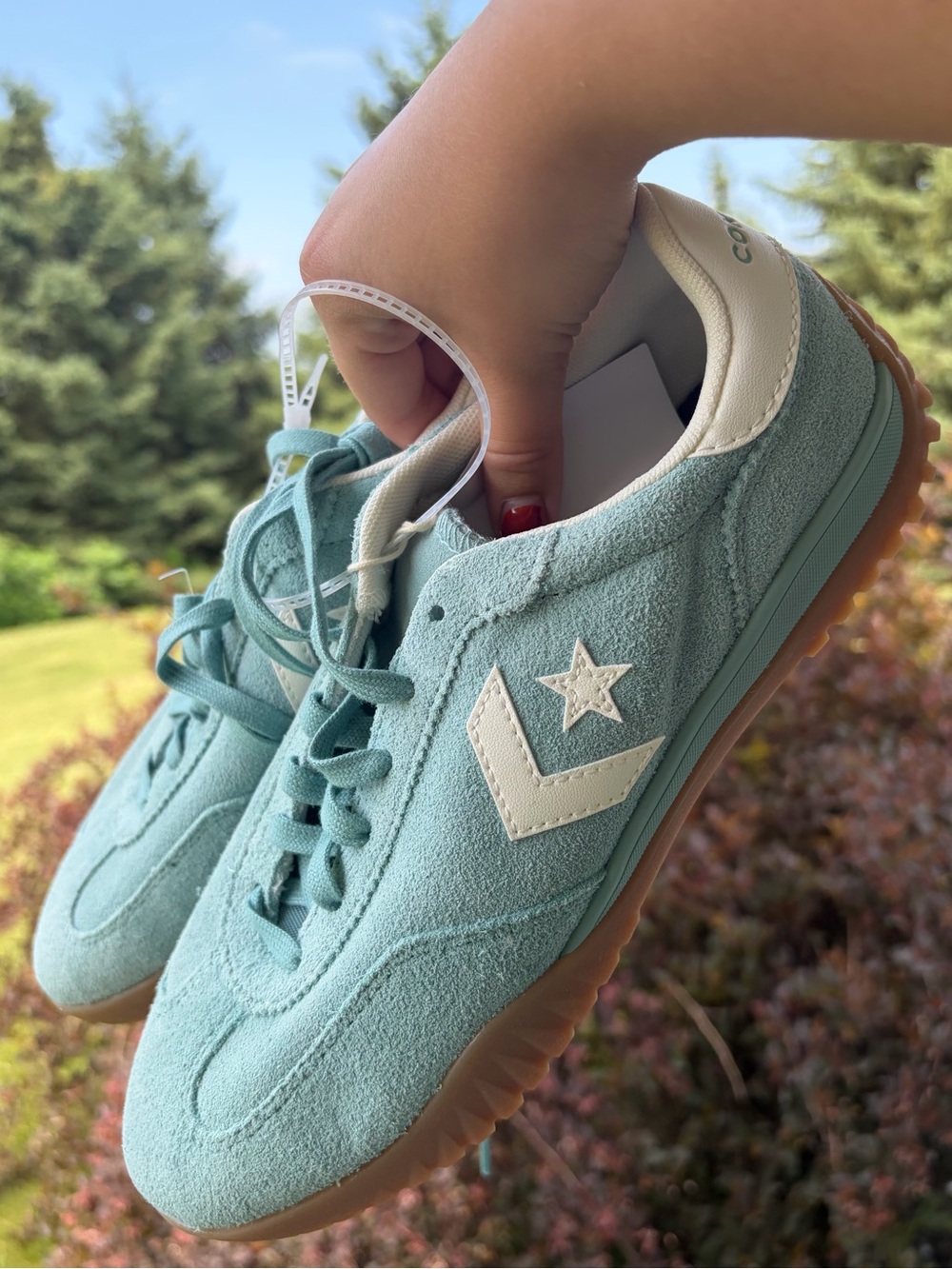 Converse run star trainer women’s shoes sneakers athletic shoes NWT 7